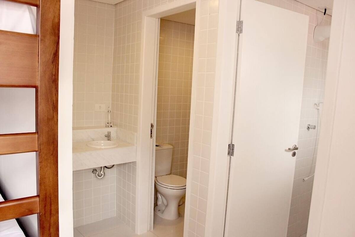 Phòng đôi, phòng tắm riêng | Phòng tắm | Buồng tắm vòi sen