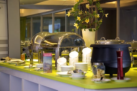Se sirven desayunos y cocina local