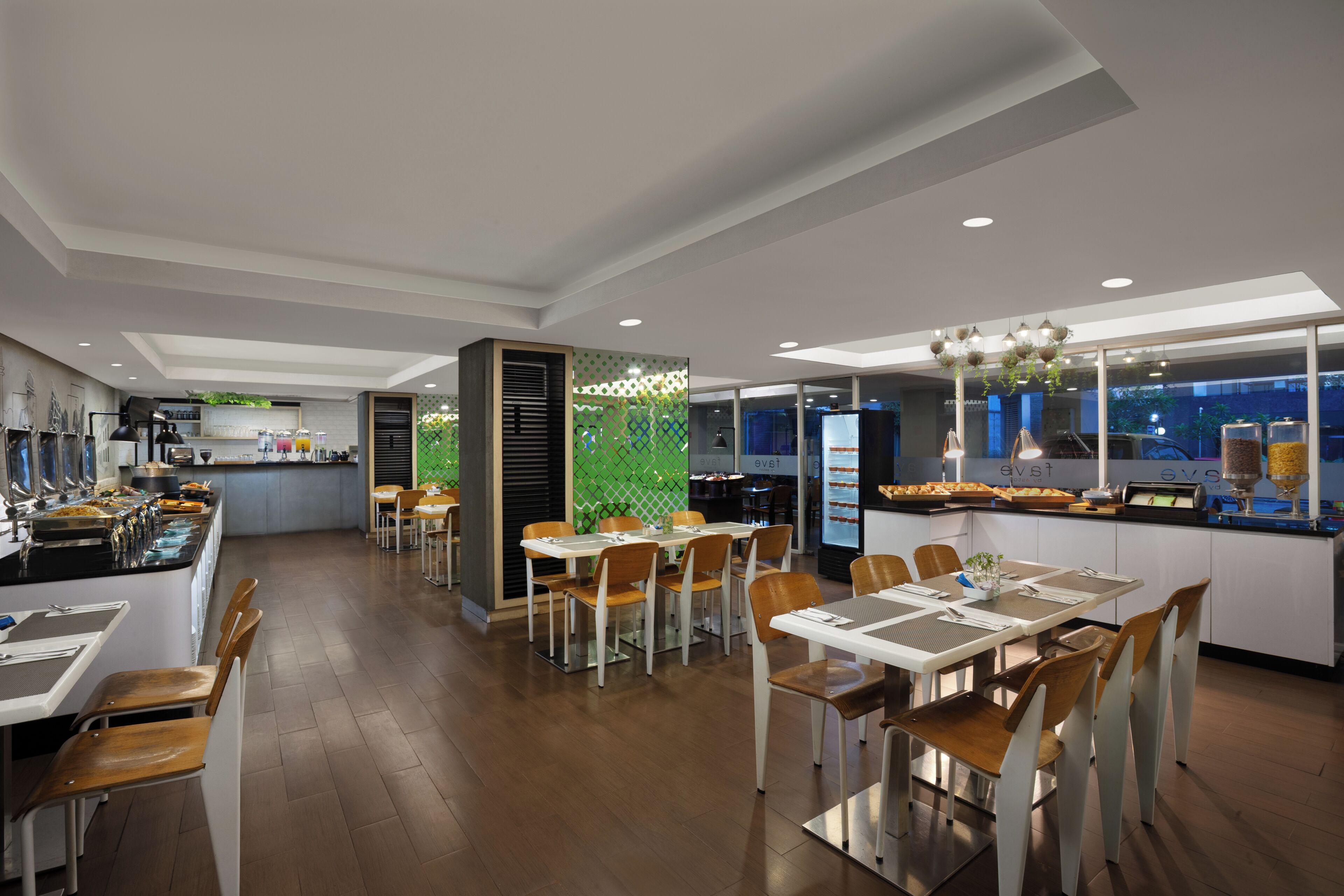 Frokost serveres, lokale retter