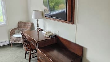 Combined shower/bathtub, hair dryer, towels, soap