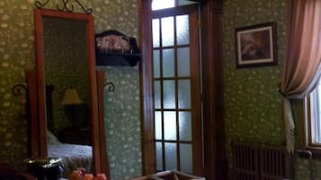 Standard Room, 1 Double Bed | Individually decorated, blackout drapes, free WiFi