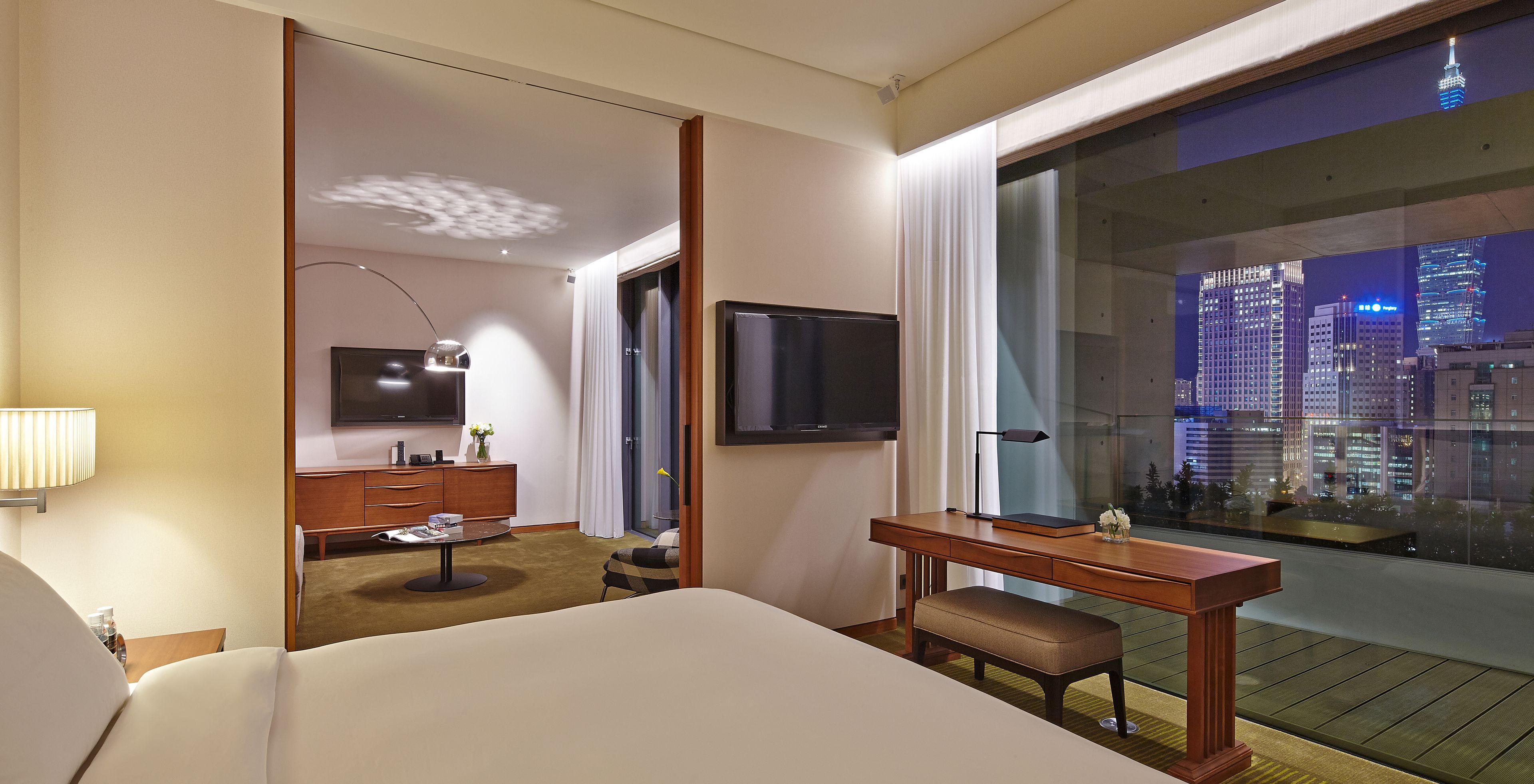 1 bedroom, hypo-allergenic bedding, down duvets, pillow-top beds