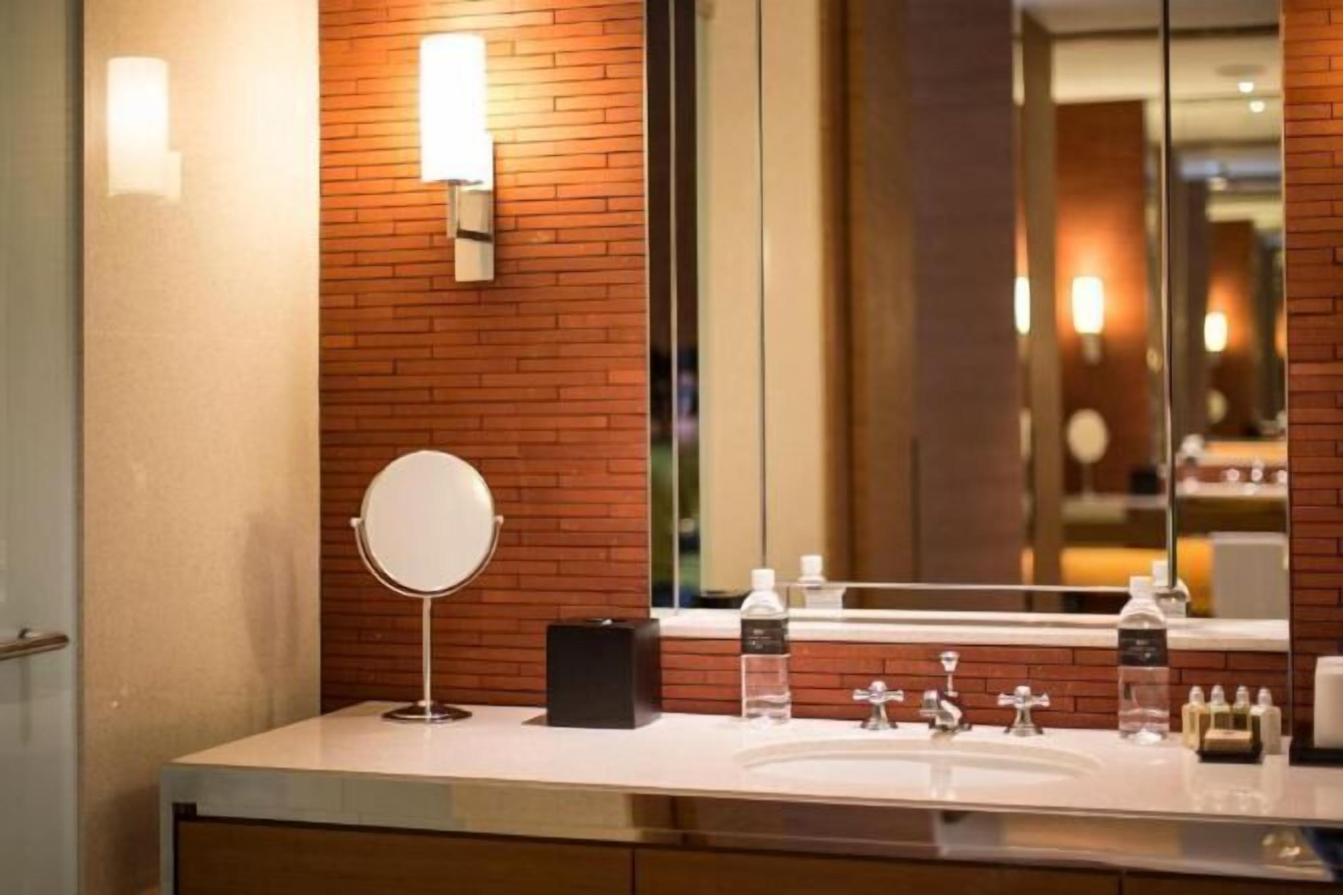 อ่างอา บน้ำและฝักบัวแยกจากกัน, อ่างอาบน้ำแบบแช่ตัว