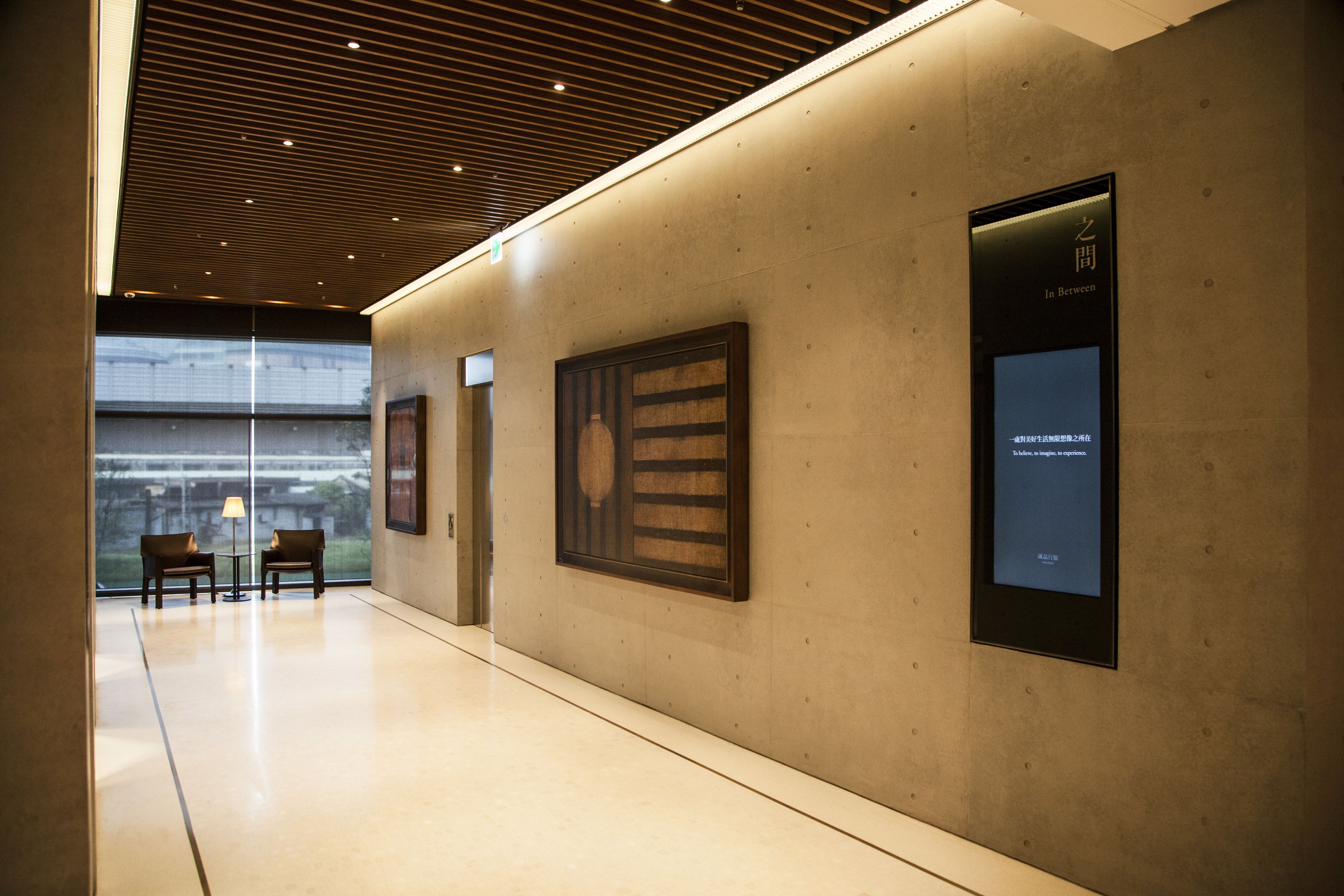 2 restaurants, breakfast, lunch, dinner served; international cuisine