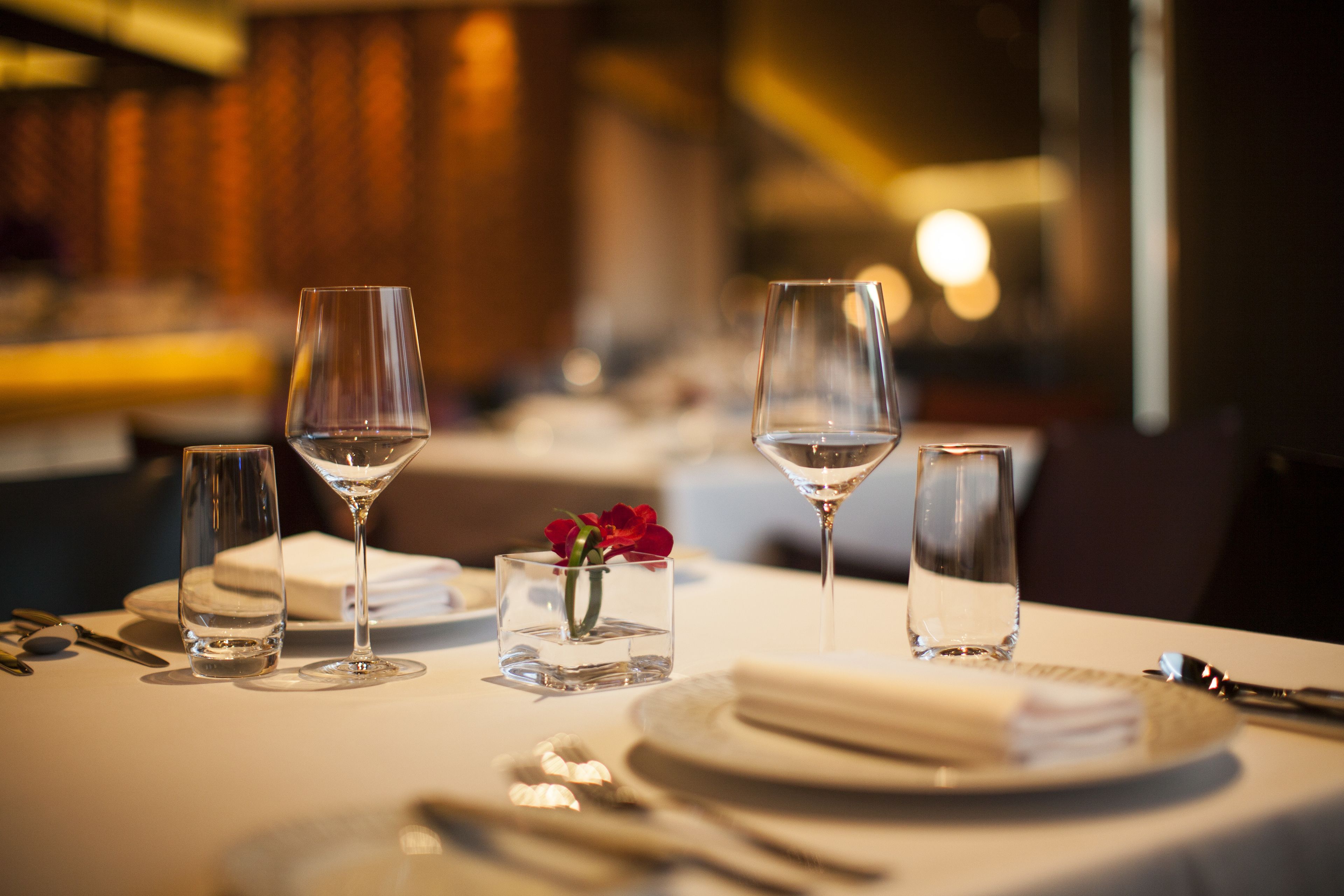 2 restaurants, serveren ontbijt, lunch, diner, internationale gerechten