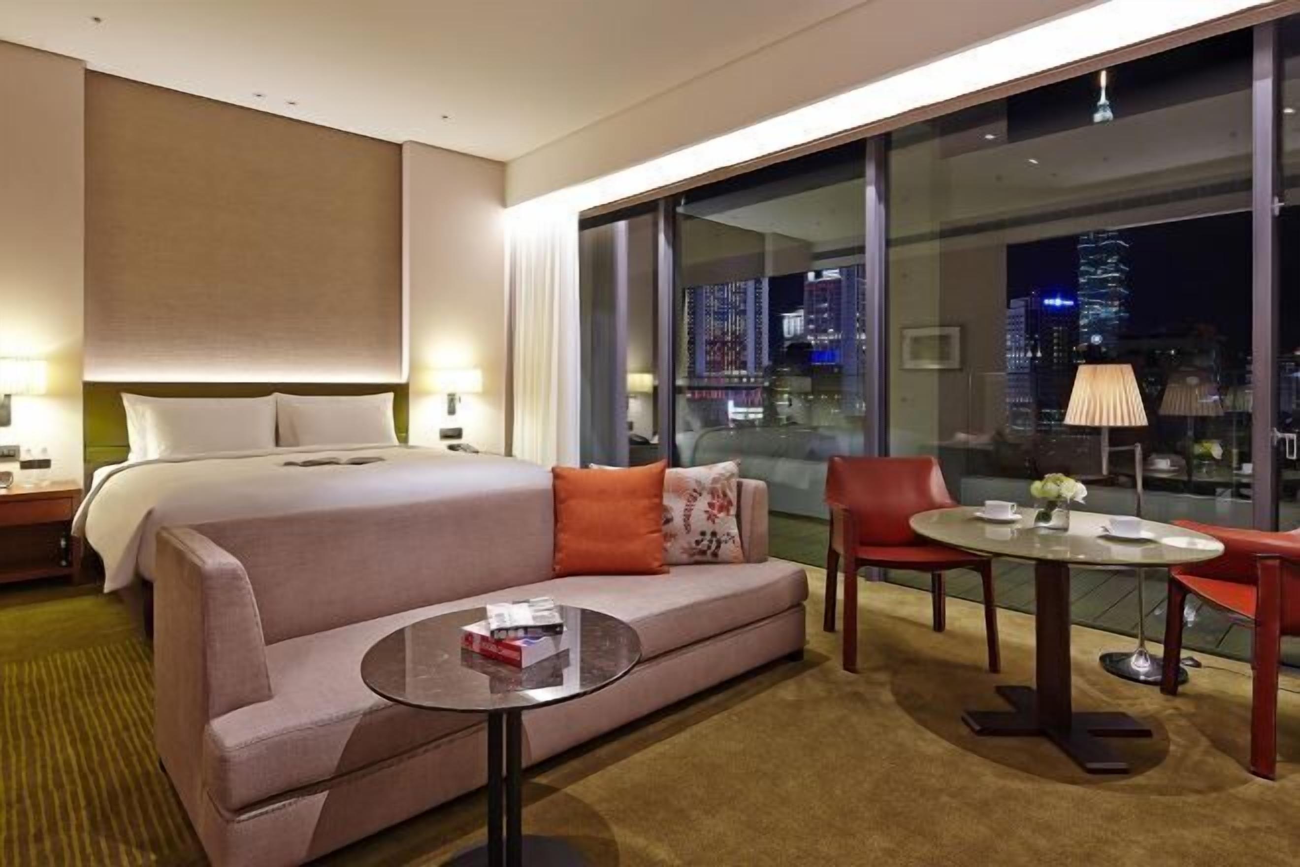 เครื่องนอนป้องกันสารก่อภูมิแพ้, ผ้านวมขนเป็ด, เตียงพร้อมฟูกเสริมที่  นอน