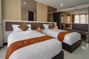 Three-Bedroom House With Garden View | Minibar, in-room safe, desk, iron/ironing board - Kuta Ardenia Residence (Kuta)