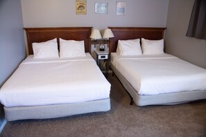 Standard Room, 2 Queen Beds - Holiday Motel (West Yellowstone)