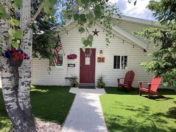 Front of property - Holiday Motel (West Yellowstone)