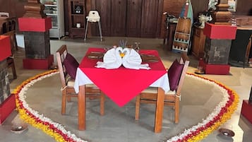Café da manhã, almoço e jantar