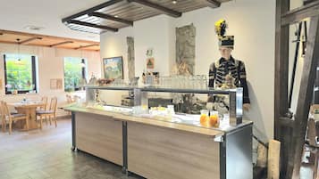 Free daily buffet breakfast