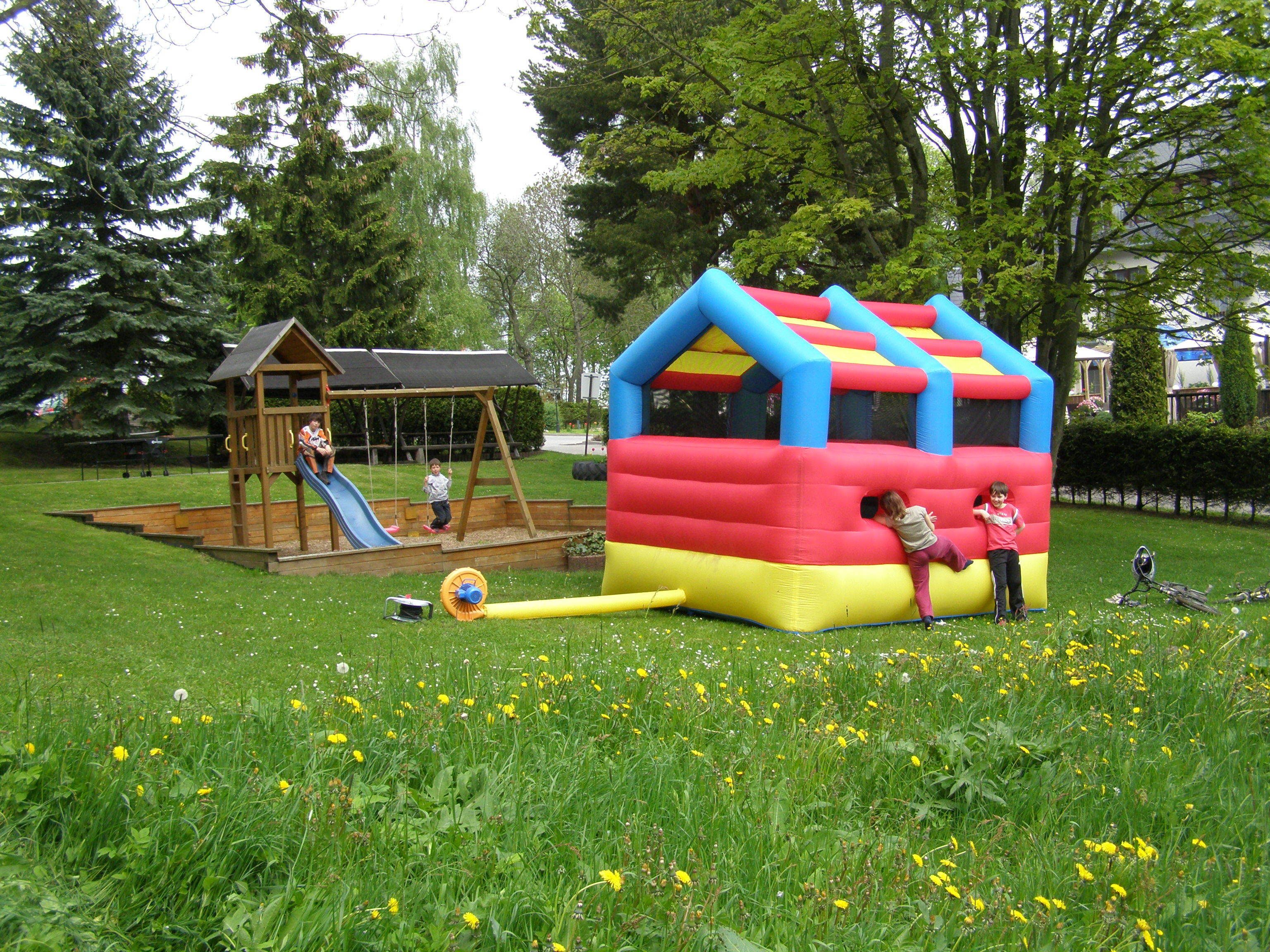 children’s play area – outdoor