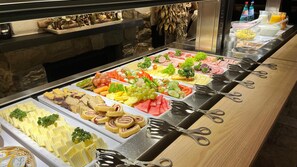 Free daily buffet breakfast - Hotel Waldesruh (Lengefeld)