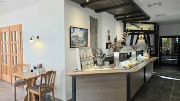 Petit déjeuner buffet compris tous les jours