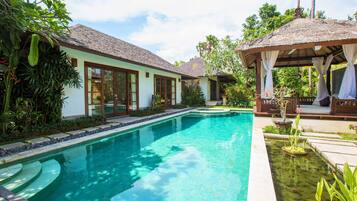 Outdoor pool, pool loungers