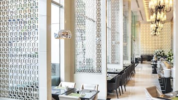 2 restaurants, breakfast, lunch, dinner served; Thai cuisine