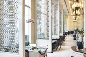 2 veitingastaðir, morgunverður í boði, taílensk matargerðarlist