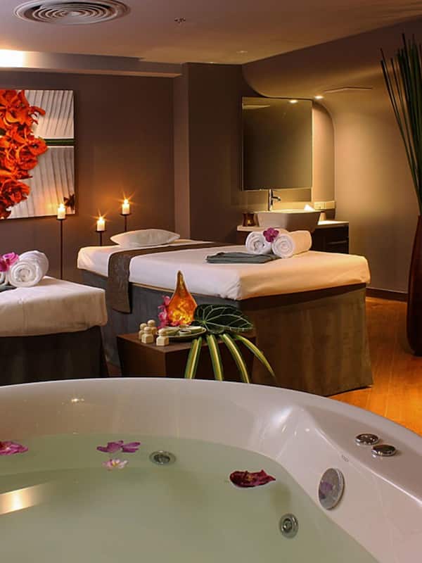 Sauna, hot tub, body treatments, aromatherapy, body wraps, body scrubs