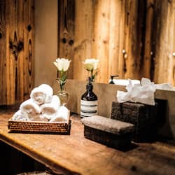 Sauna, steam room, hot springs/mineral springs, body treatments