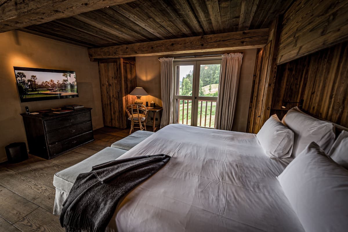 Egyptian cotton sheets, premium bedding, pillow-top beds