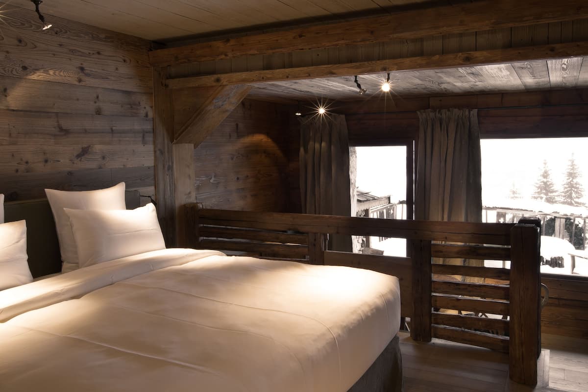 Egyptian cotton sheets, premium bedding, pillow-top beds
