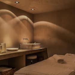 Sauna, steam room, hot springs/mineral springs, body treatments