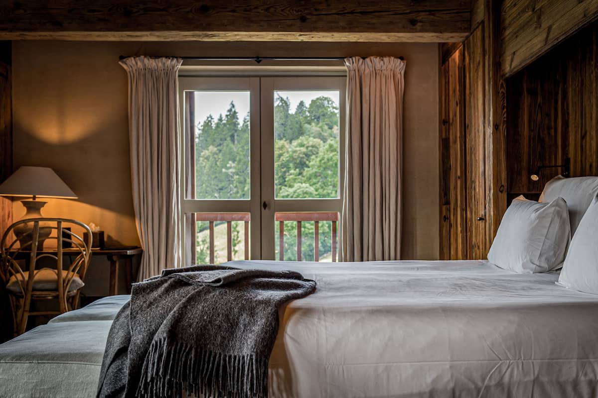 Egyptian cotton sheets, premium bedding, pillow-top beds