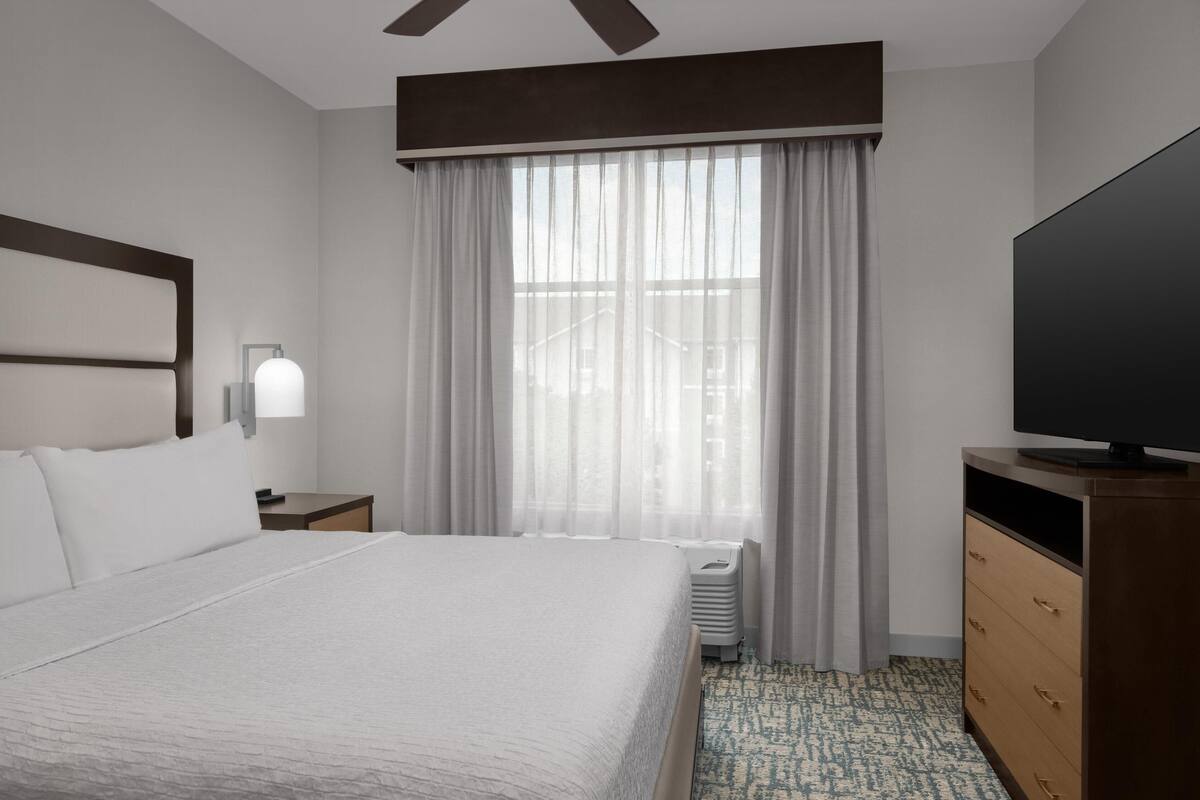 Desk, blackout curtains, iron/ironing board, free WiFi