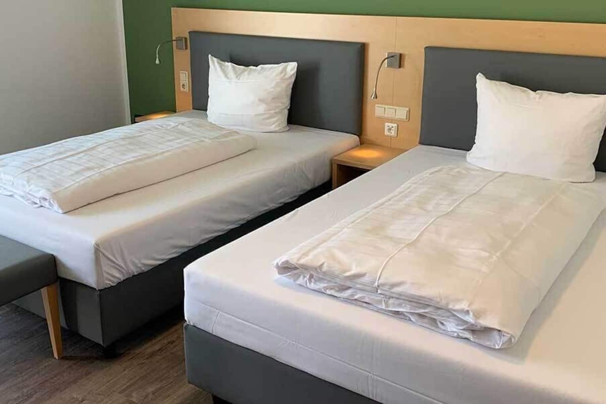 standard double or twin room, balcony | hypo-allergenic bedding, individually decorated, individually furnished