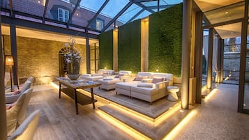 Sauna, Dampfbad, Türkisches Bad/Hamam, Körperbehandlungen