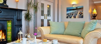 Dingle Harbour Lodge