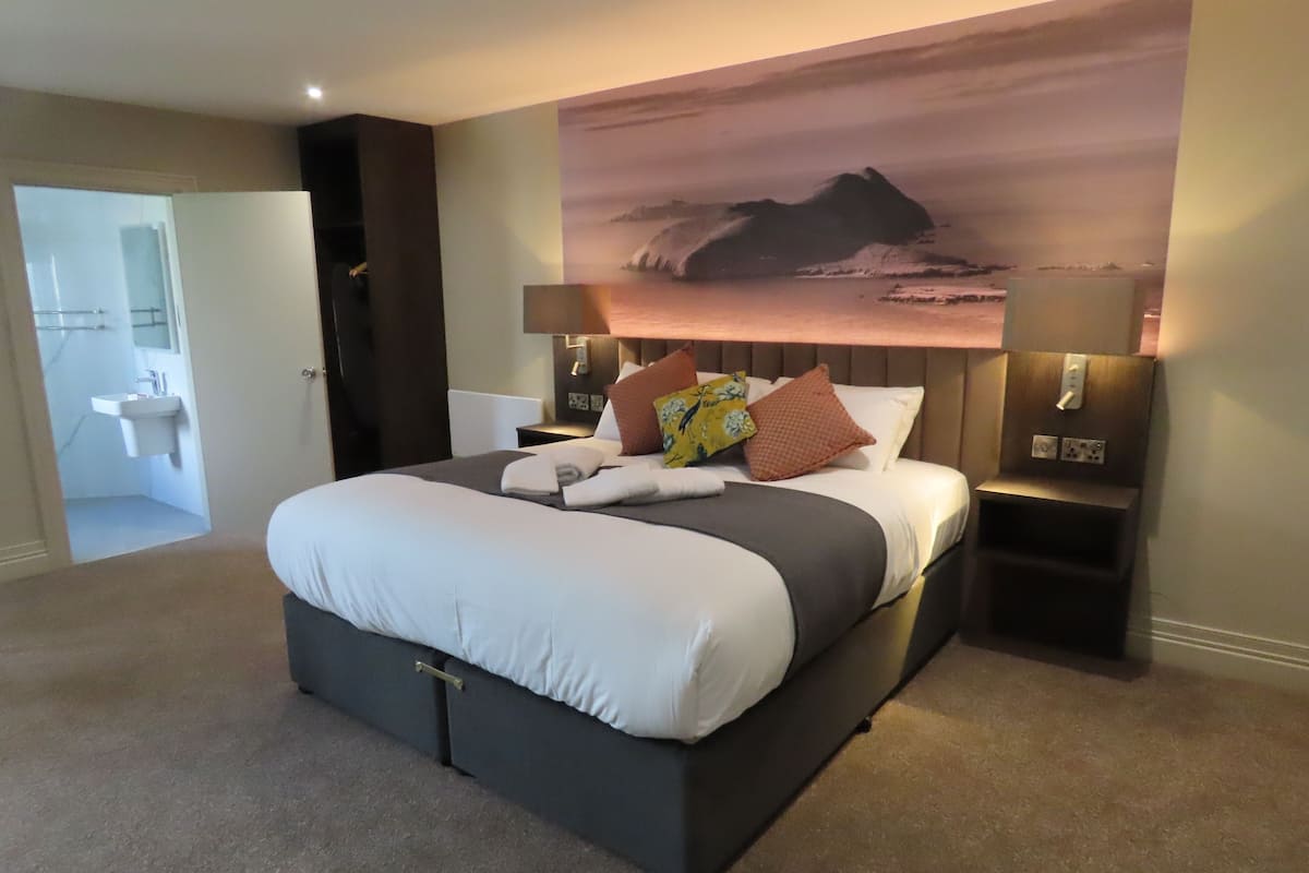 Superior Double Room | Premium bedding, down comforters, desk, laptop workspace