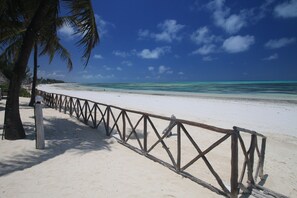 Am Strand, Strandbar