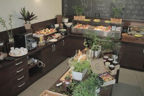 Daily buffet breakfast (EUR 8 per person) - Hotel Galaxy (Dumbravita)