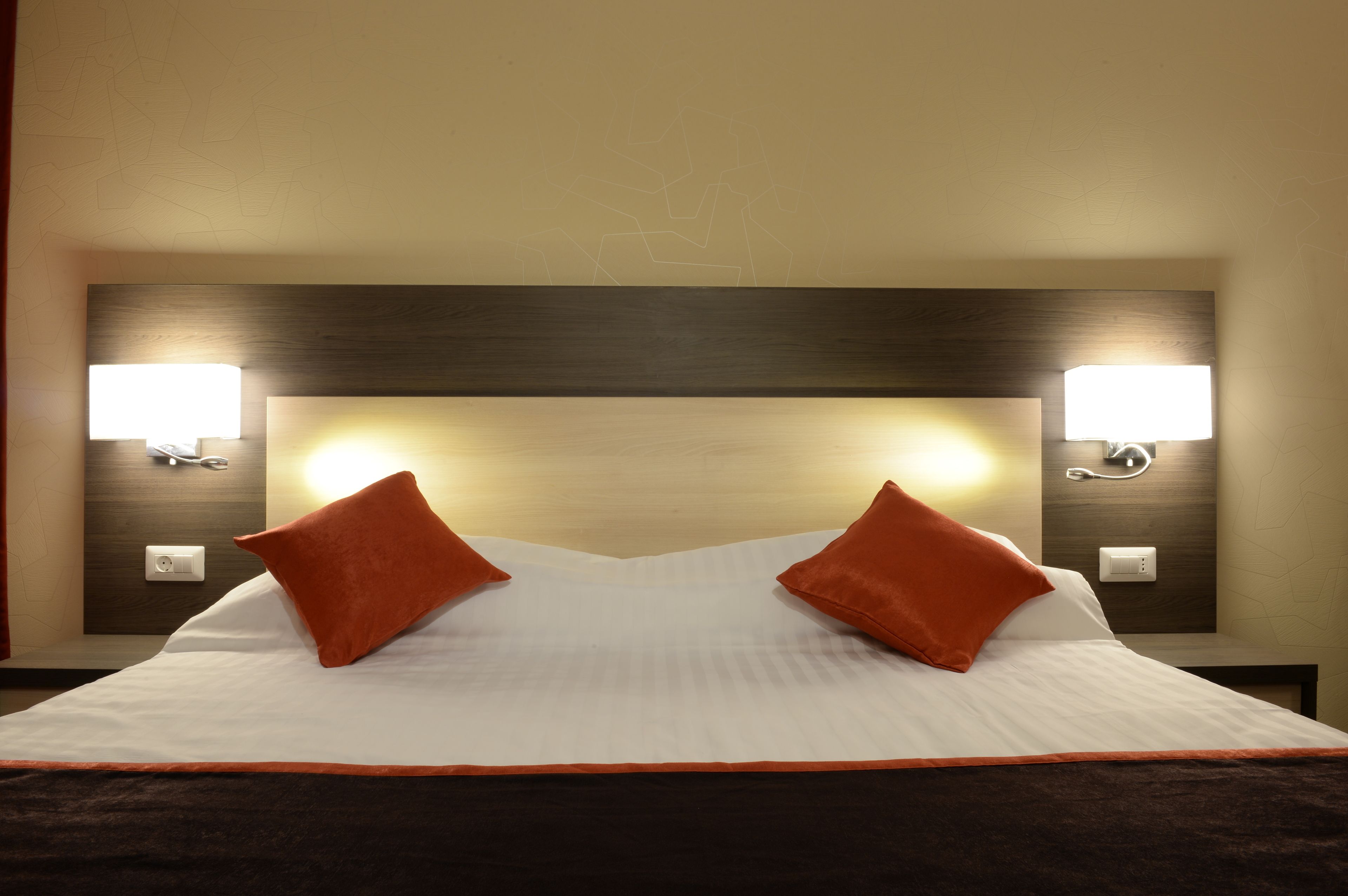 double room (10% discount in lobby bar) | minibar, in-room safe, desk, blackout curtains