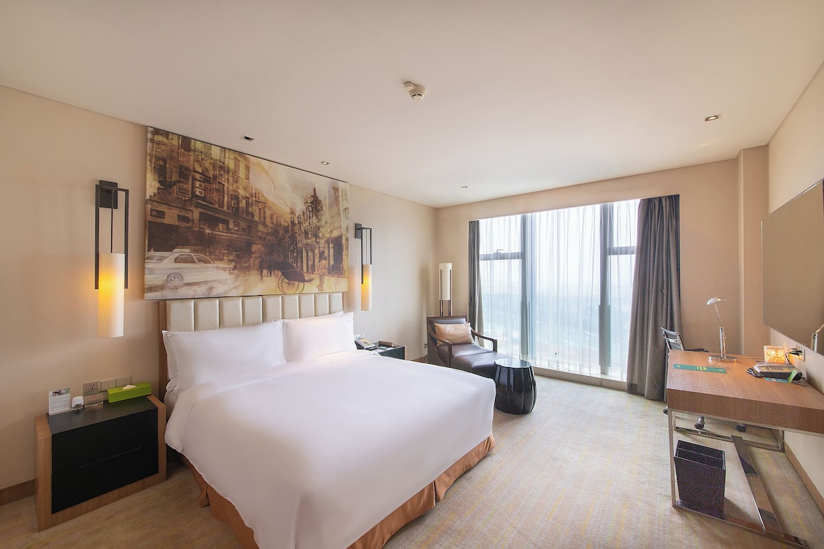 1 bedroom, minibar, in-room safe, desk
