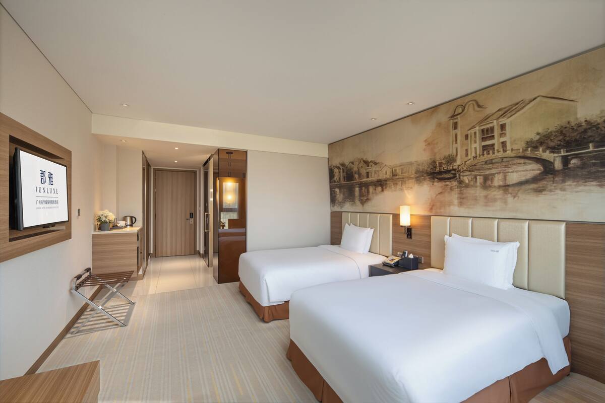 Minibar, in-room safe, desk, blackout curtains