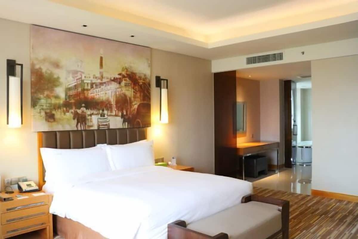 1 bedroom, minibar, in-room safe, desk