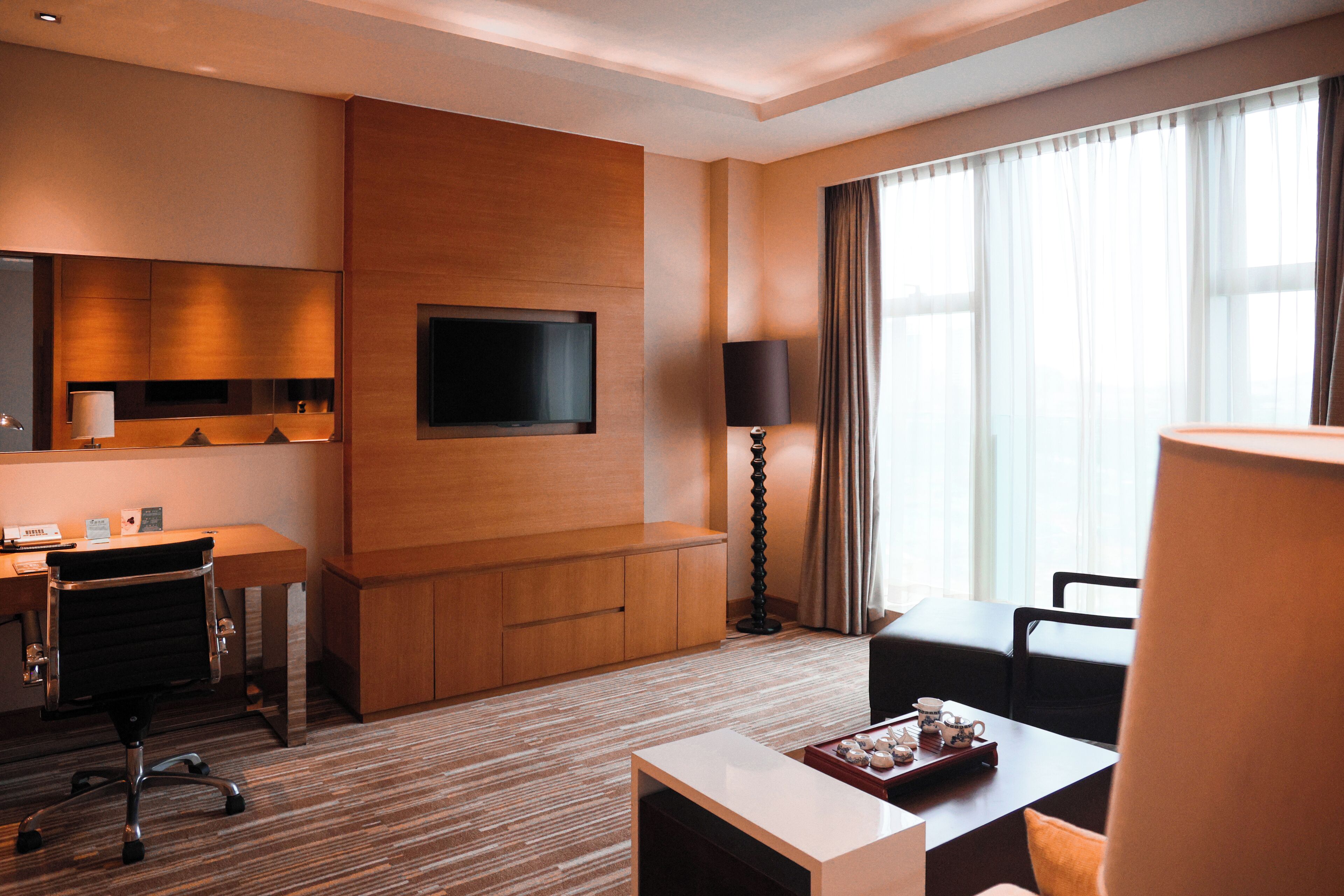 basic suite | minibar, in-room safe, desk, blackout curtains