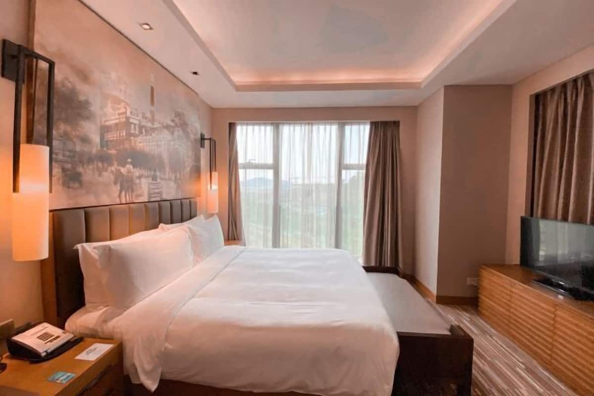 1 bedroom, minibar, in-room safe, desk