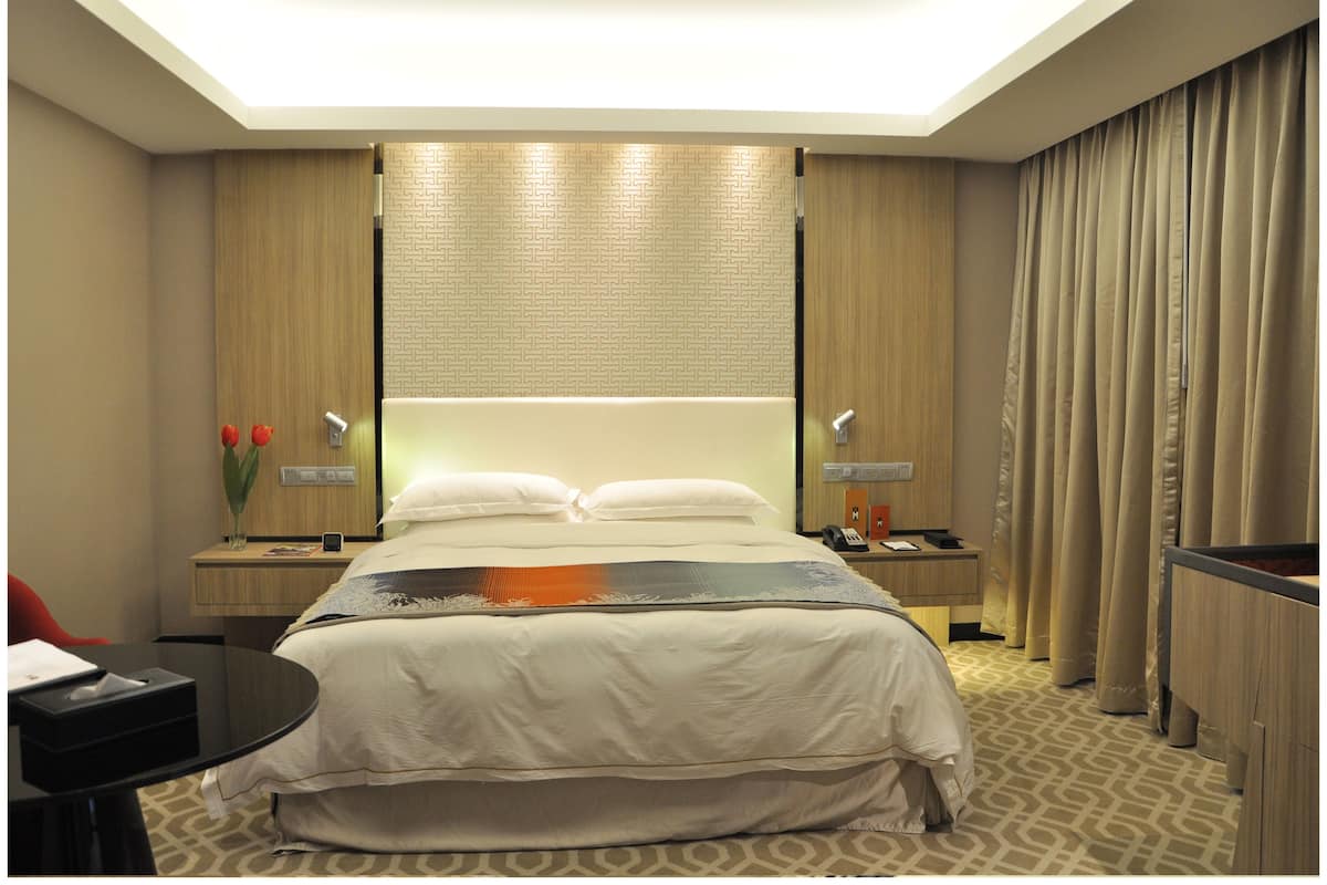 Down duvets, minibar, in-room safe, desk