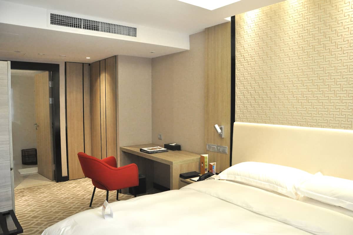 Down duvets, minibar, in-room safe, desk