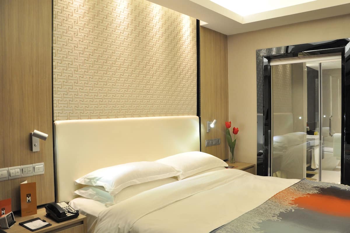 Down duvets, minibar, in-room safe, desk