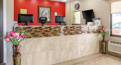 Econo Lodge Shorewood