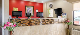 Econo Lodge Shorewood