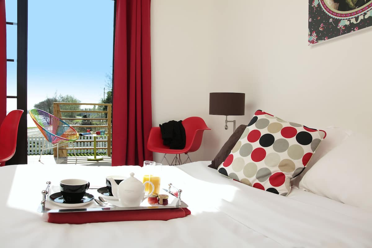 superior double or twin room | premium bedding, individually decorated, blackout curtains