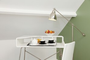 Superior-Doppel- oder -Zweibettzimmer | Hochwertige Bettwaren, individuell dekoriert, Verdunkelungsvorhänge