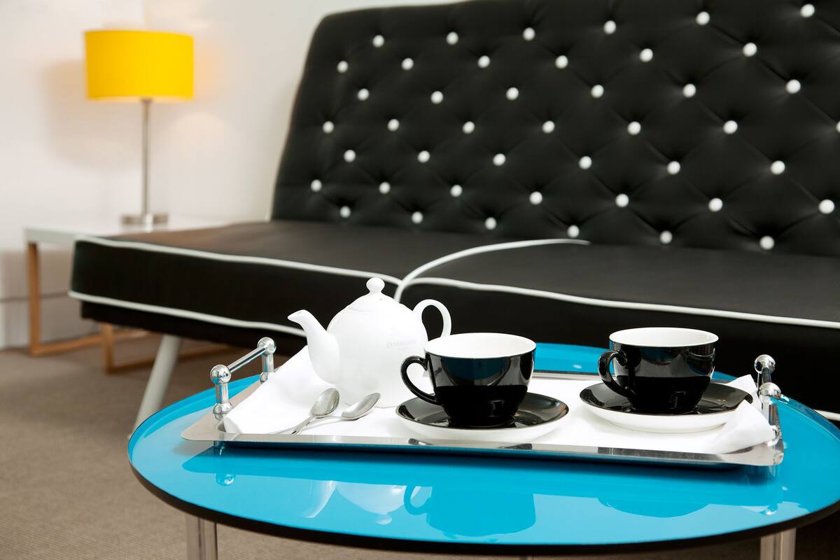 daily continental breakfast (eur 12 per person)