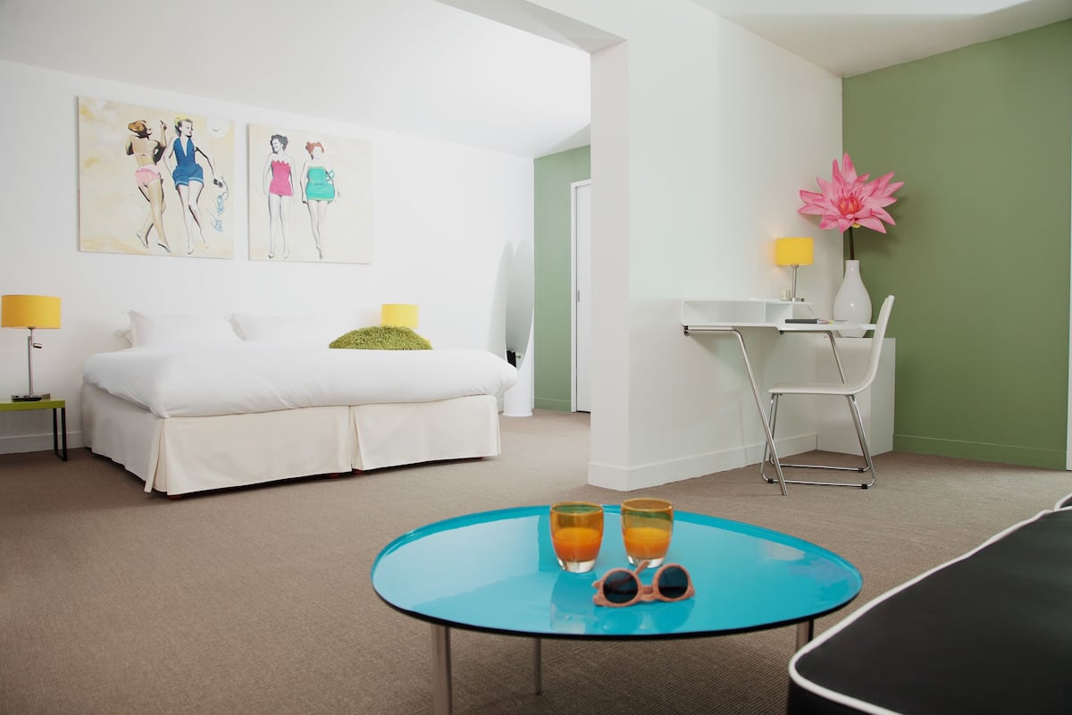 privilège | premium bedding, individually decorated, blackout curtains