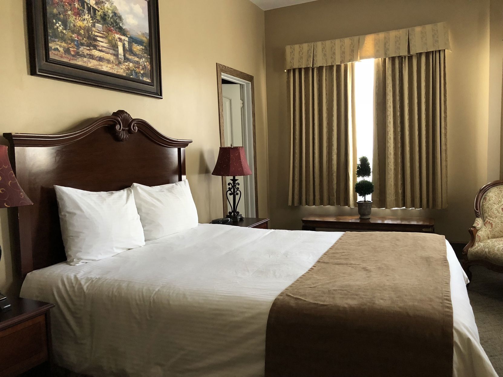 Premium bedding, down comforters, desk, laptop workspace